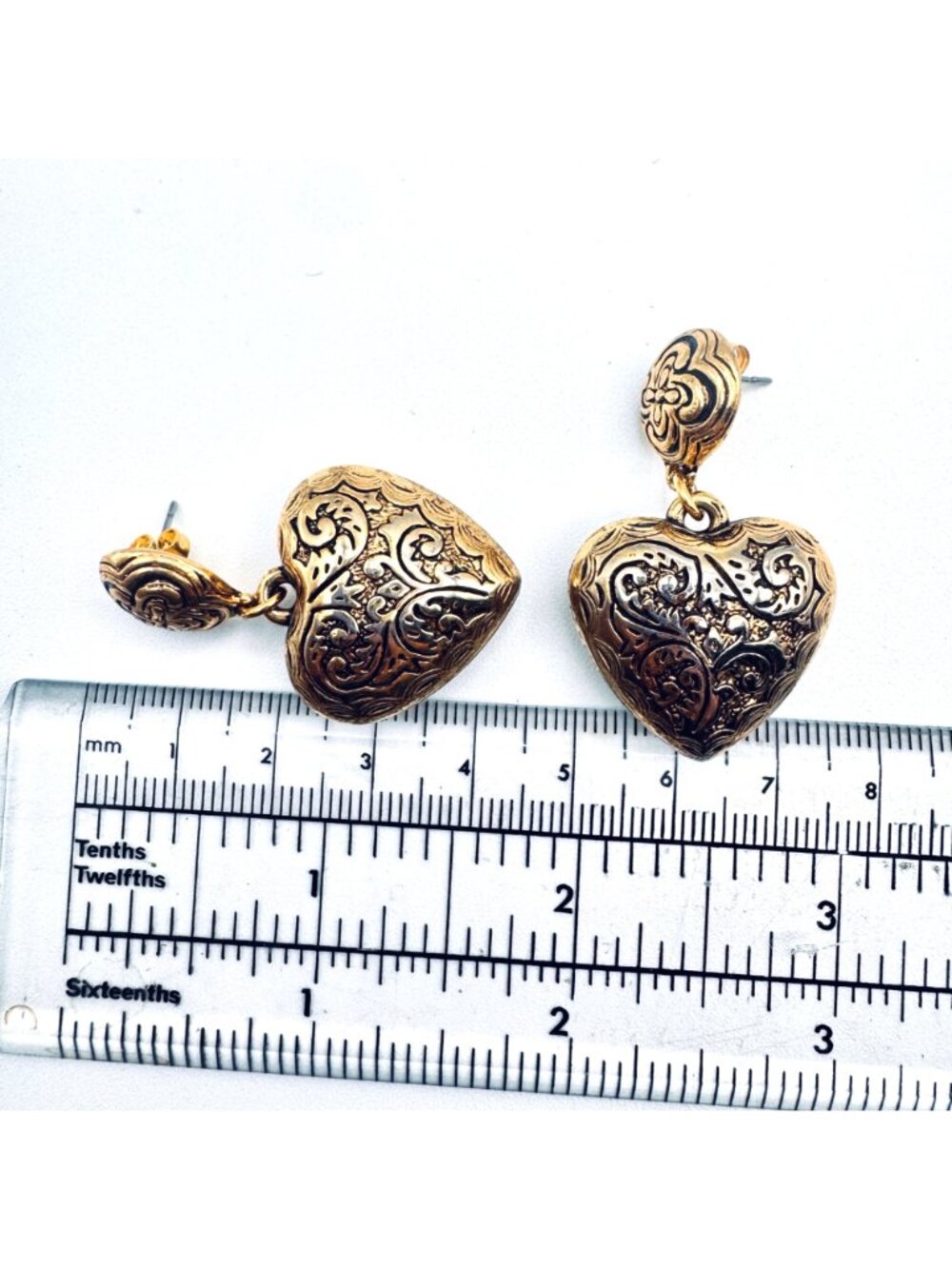 Vintage Puffy Heart Dangle Earrings Gold Tone Floral Embossed Western Cottage - Picture 5 of 5